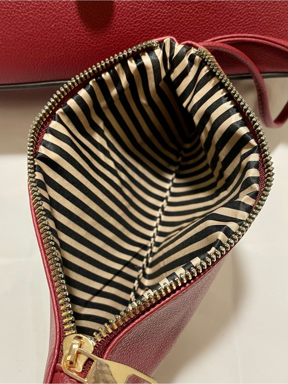 Alyssa Set withTote, Matching Wristlet/Pouch & Extra Pom Bag Charm/KeyChain, NWT - Picture 12 of 16